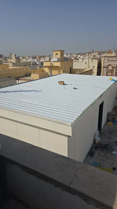 ملاحق ساندوتش بانل بشمال الرياض: حلول عصرية، عزل فائق، وسرعة في الإنجاز