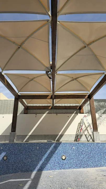 مظلات وسواترفي حي الملز والعليا والشفاءوعكاظ لأحواش الفلل والمنازل والاستراحات