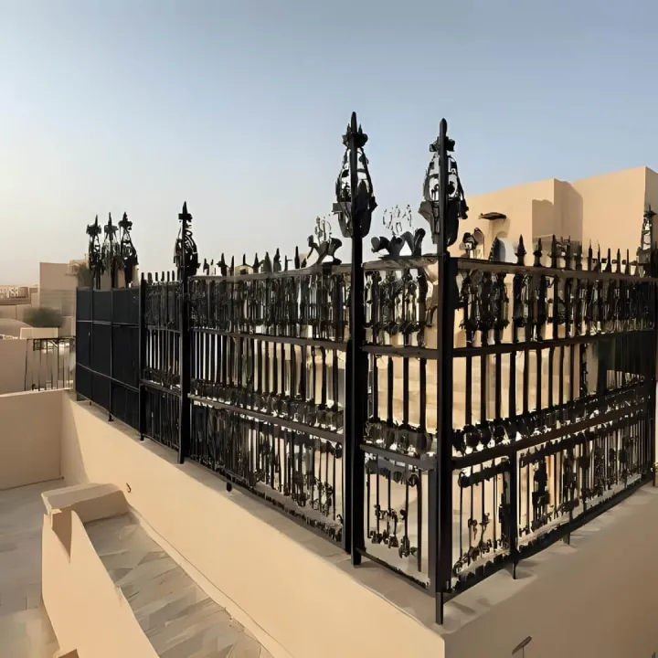 أفضل حداد لتركيب أنواع سواتر أحواش المنازل 2026حي حطين ومخرج 10،ومخرج 4| دليل الأسعار والتركيب والمميزات