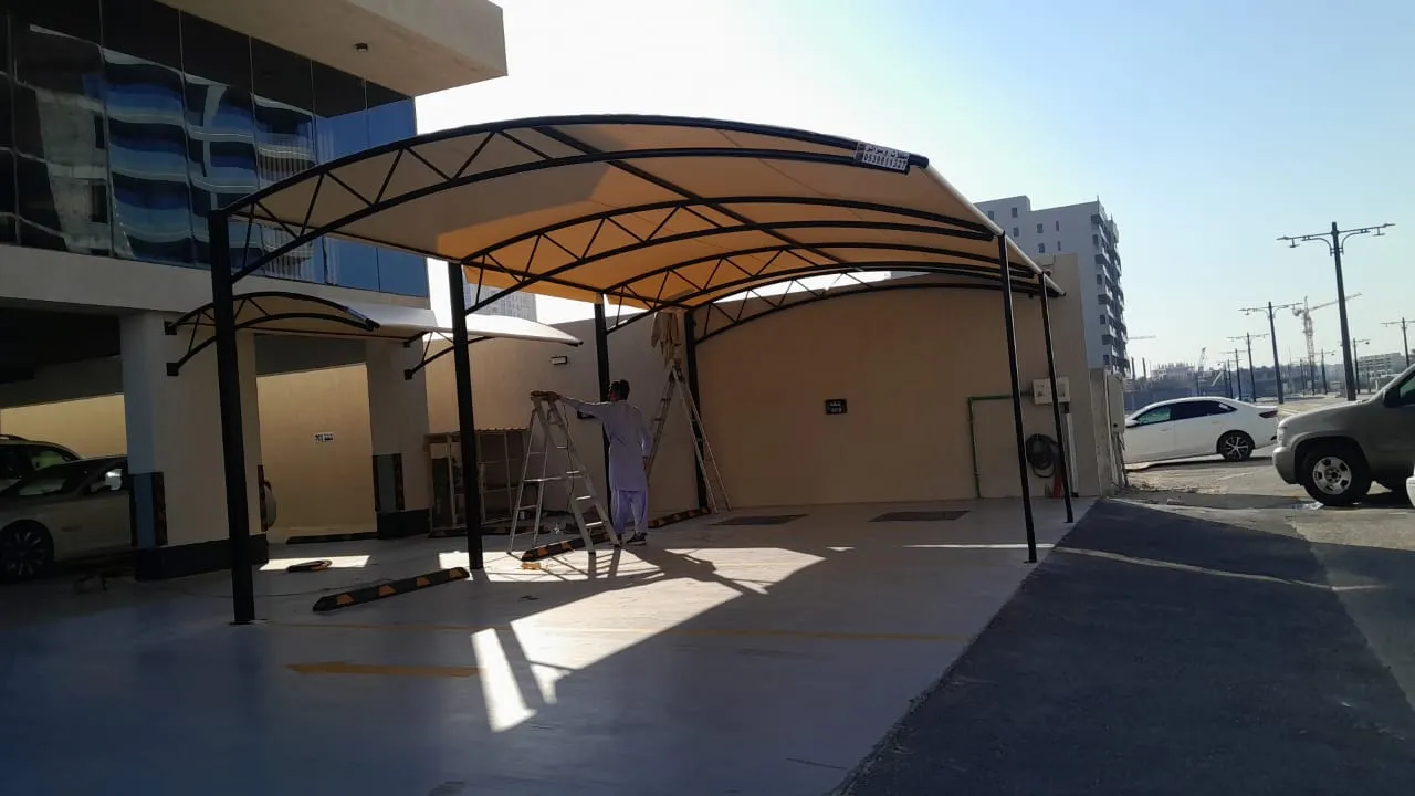 دليل لحداد تركيب مظلات وسواتر حي الرمال والملقا|بأنواع المظلات وأسعارها وأفضل الخامات