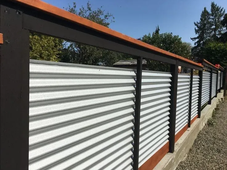 أفضل حداد لتركيب أنواع سواتر شينكو في شمال الرياض لحماية الأسوار: دليل الأسعار والمميزات لعام 2026