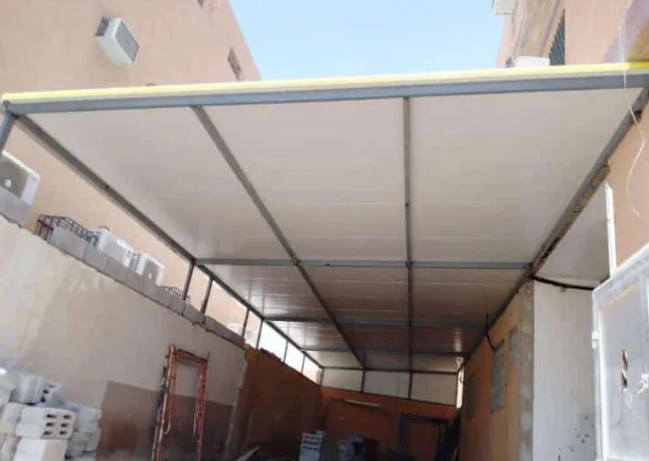 تركيب ملاحق ومستودعات الساندوتش بانل حي حطين: الميزات والتكلفة وأفضل الشركات
